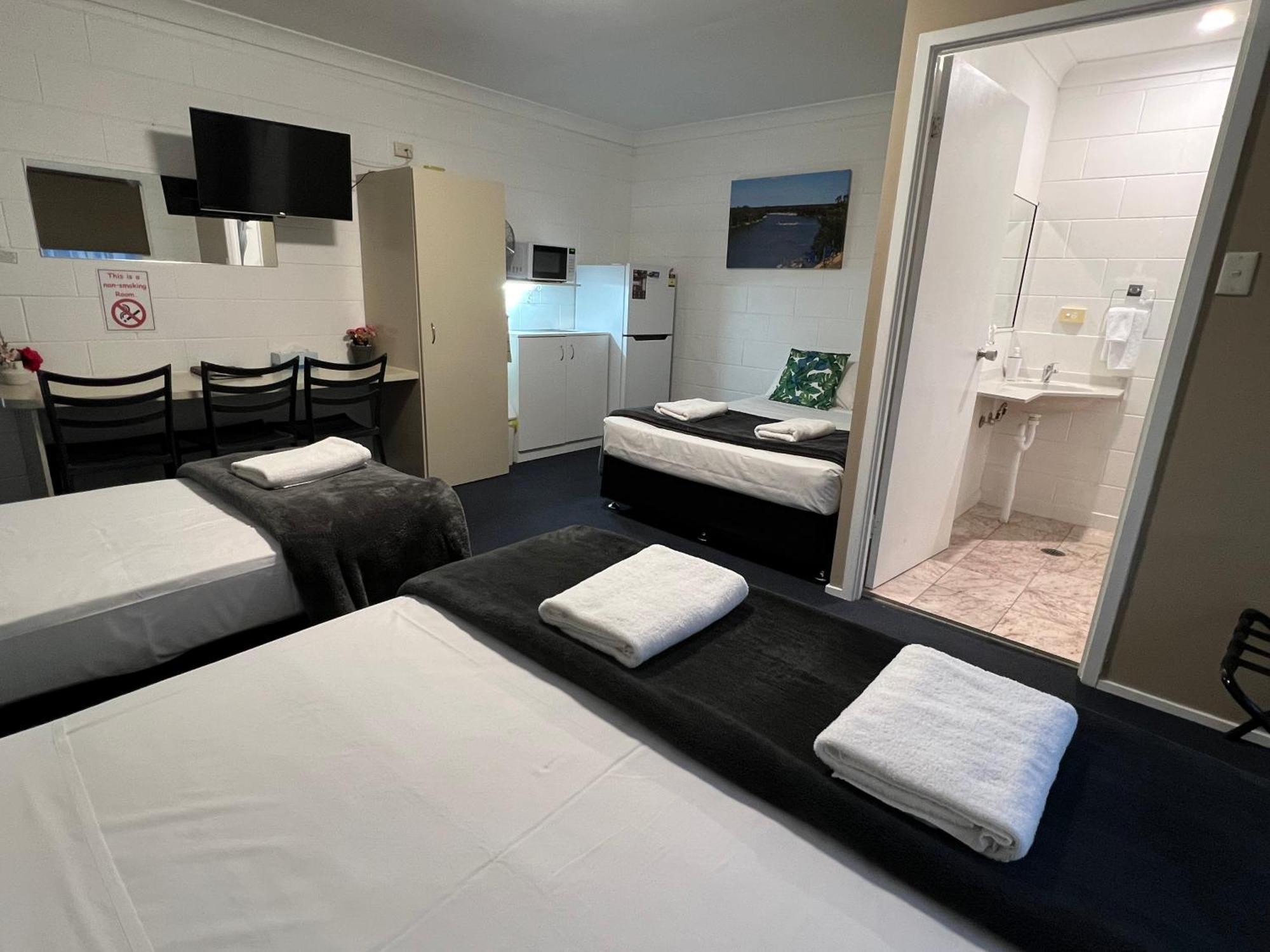 Spanish Lace Motor Inn Townsville Exteriör bild